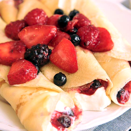 Crêpes integrali alla frutta con yogurt greco