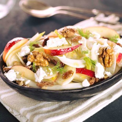Insalata di riso con mele, noci e grana