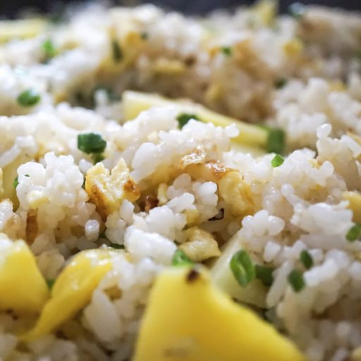 Risotto con ananas e anacardi