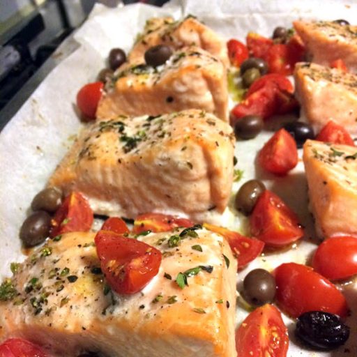 Filetti di salmone alla mediterranea